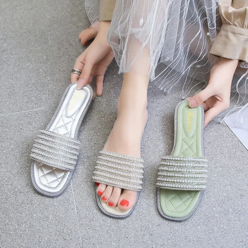 

Glitter Slides Shoes Woman 2022 Big Size Slippers For Swimming Pool Low Fashion Jelly Beach Luxury Basic PU Crystal Hoof Heels R