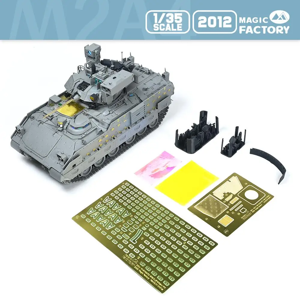 Фото MAGIC FACTORY 2012, масштаб 1/35 M2A4 Bradley IFV, с комплектом моделей CVTESS №4