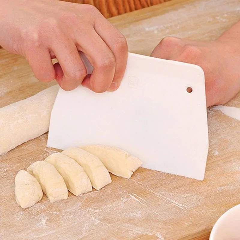 

Plastic Dough Scraper Cake Cream Spatula Pastry Cutters Baking Tool Butter Batter Scraper Kitchen Gadgets Accessories