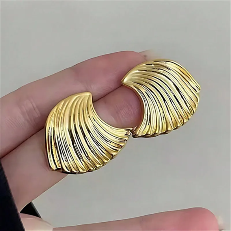 Фото Pendientes 2024, tendencia zara, полосатая звезда в стиле ретро, стильные уникальные металлические простые спиральные ювелирные аксессуары для девочек, bijoux femmes de №3