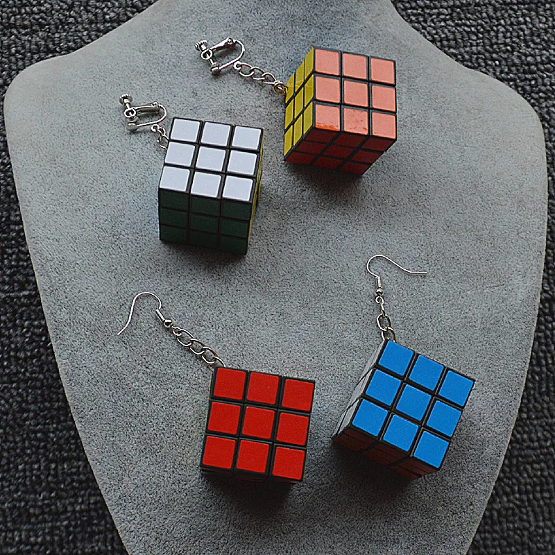 

WANGAIYAO's new Rubik's cube earrings creative simulation personality educational toys wisdom Rubik's cube long exaggerated earr