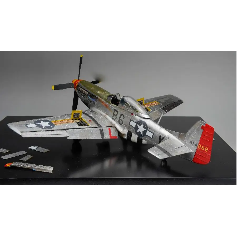 Фото Набор для сборки модели истребителя BF-015 Border 1/35 North American P-51D Mustang с полным интерьером кабины №1