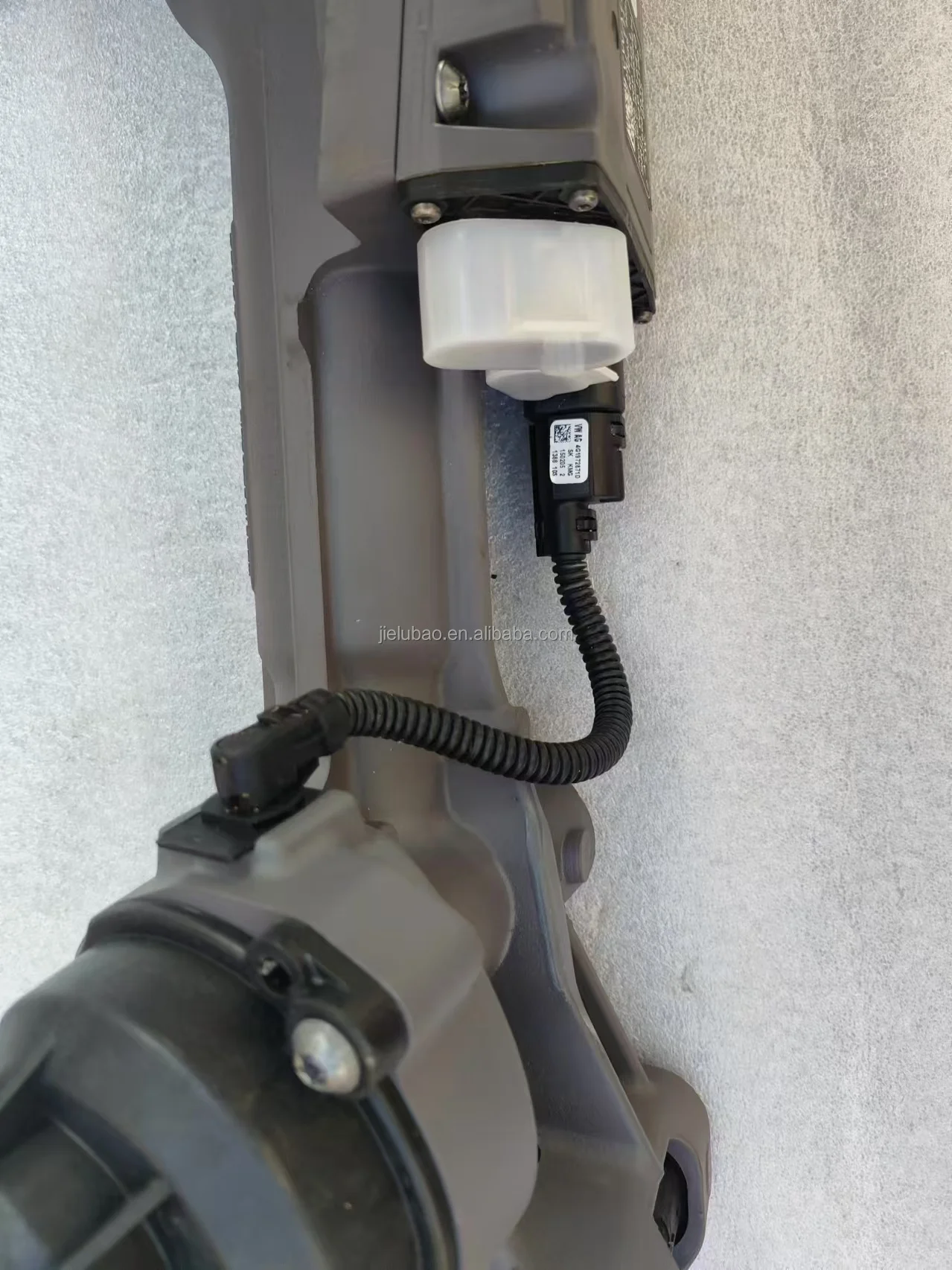 8R 1423055 Автомобильный рулевой механизм BL подходит для рулевого механизма серии Audi