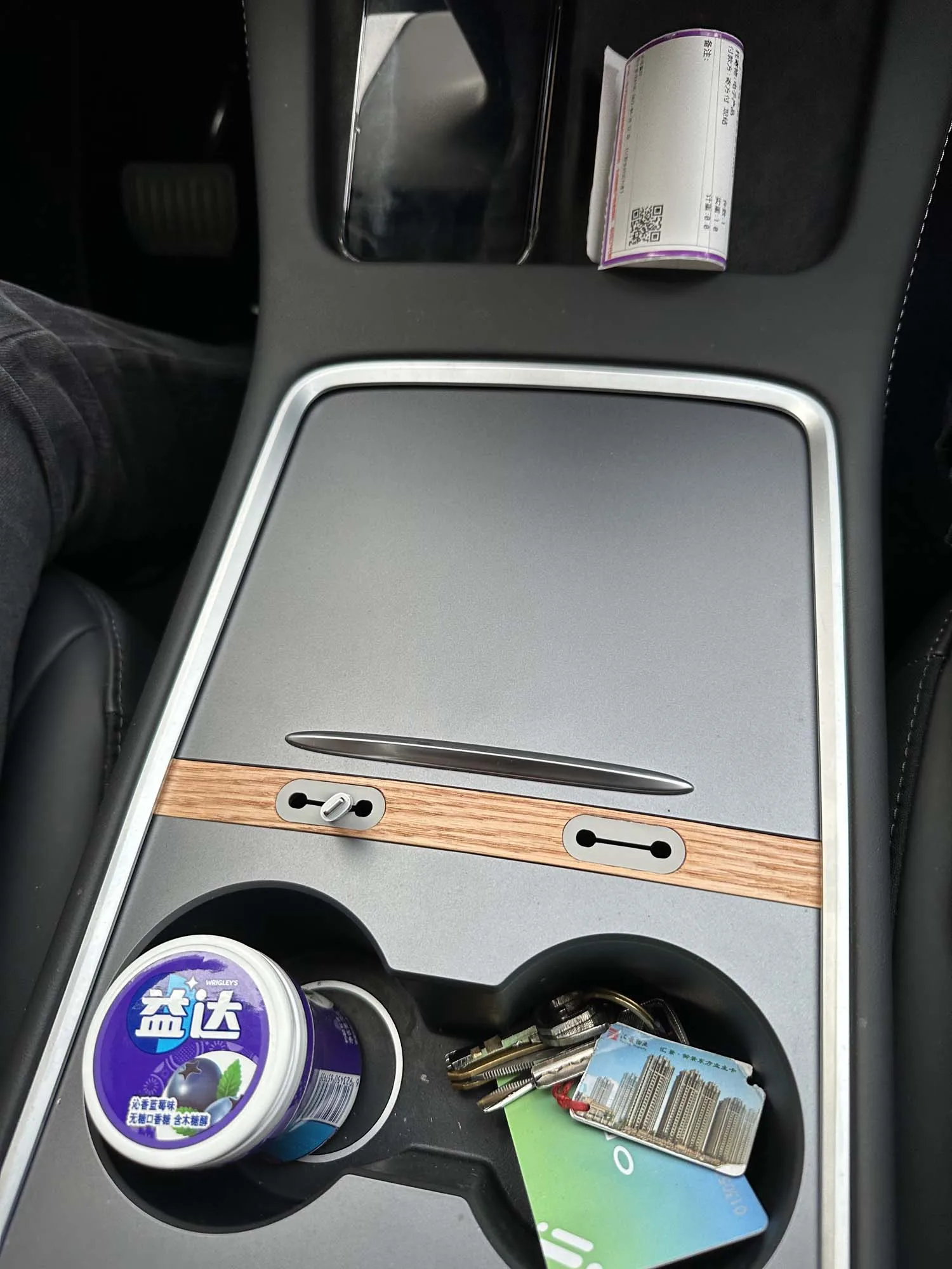 Фото Центральный зарядный кабель для консоли, органайзер для Tesla Model 3, аксессуары для хранения отверстий в автомобиле №3