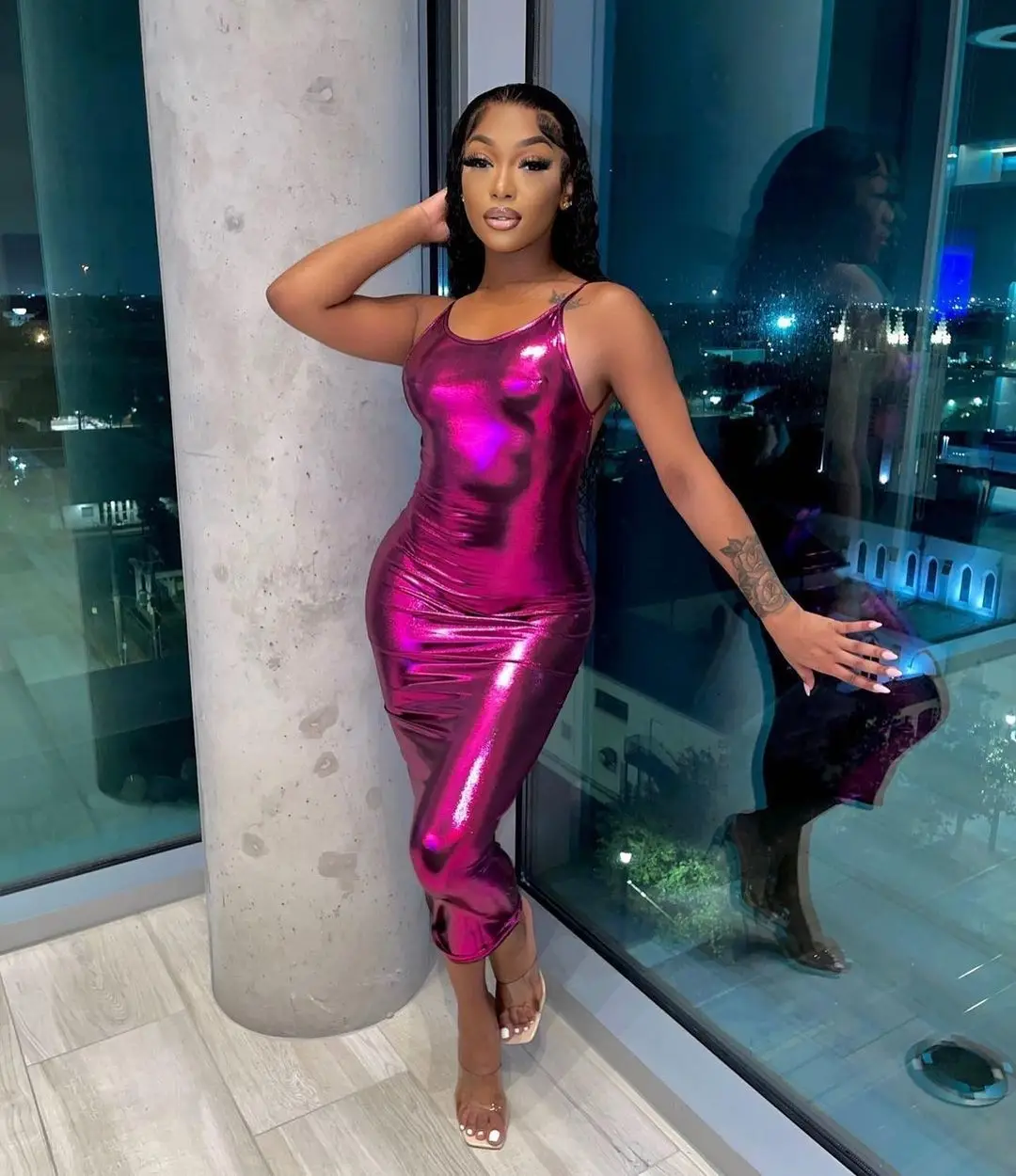 Блестящий металлический Цвет платья на бретельках с открытой спиной без рукавов