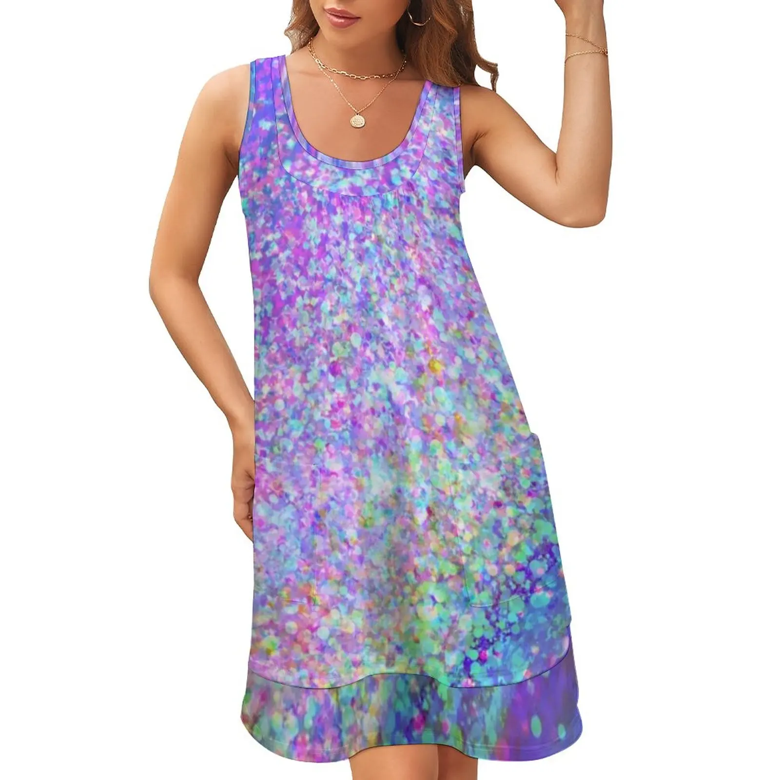 

Платье без рукавов с блестками и принтом