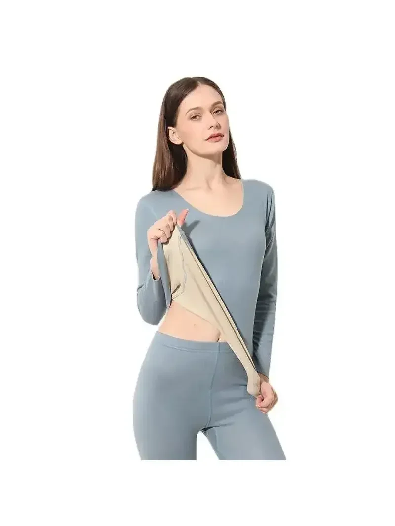 Мужское термобелье с флисовой осенней одеждой и брюками.