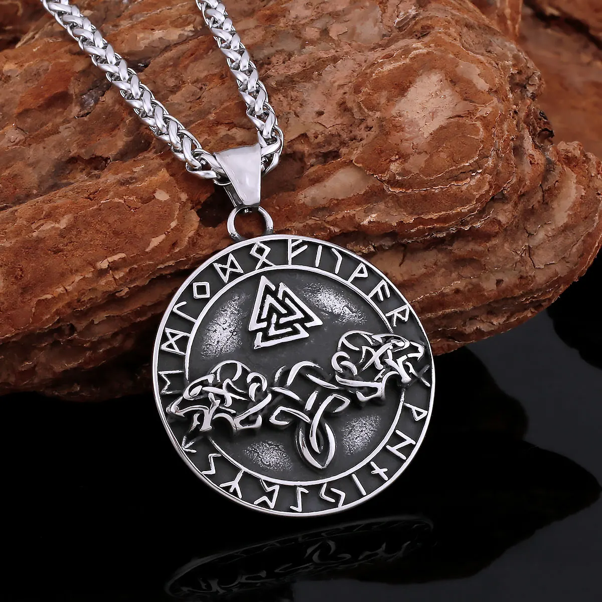 

Stainless Steel Vintage Viking Odin Valknut Animal Necklace Nordic Vintage Fashion Rune Pendant Jewelry Accessories Amulet