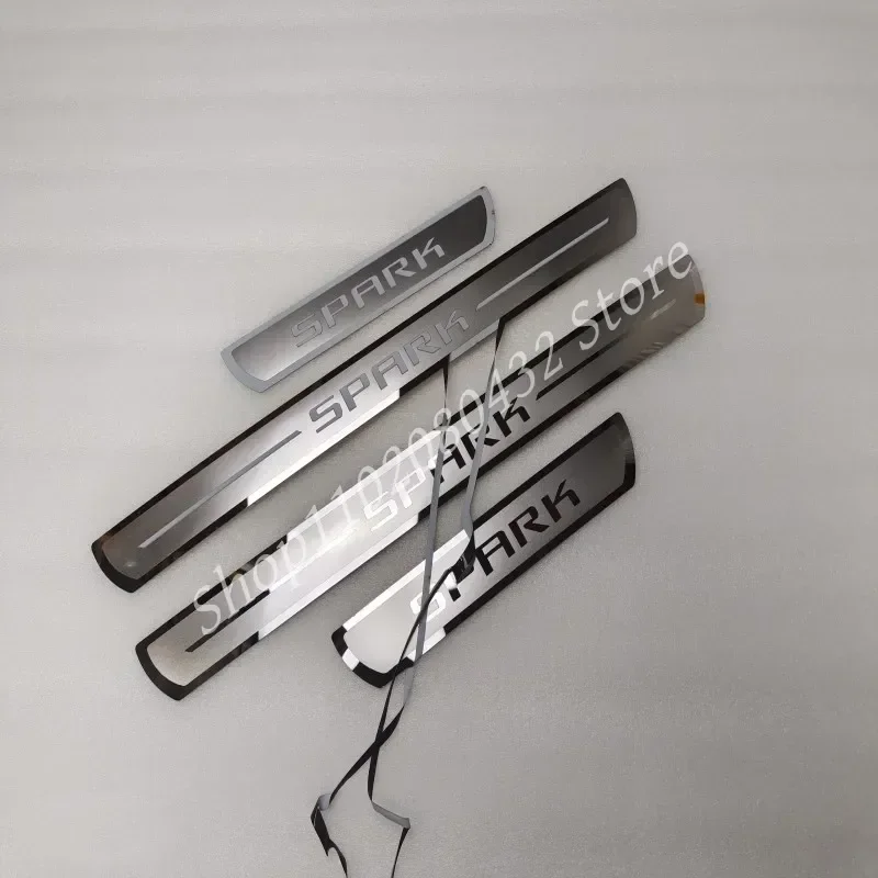 Накладка на порог защитная педаль приветствия 4 шт. для Chevrolet Spark 2020 2022 наклейка из