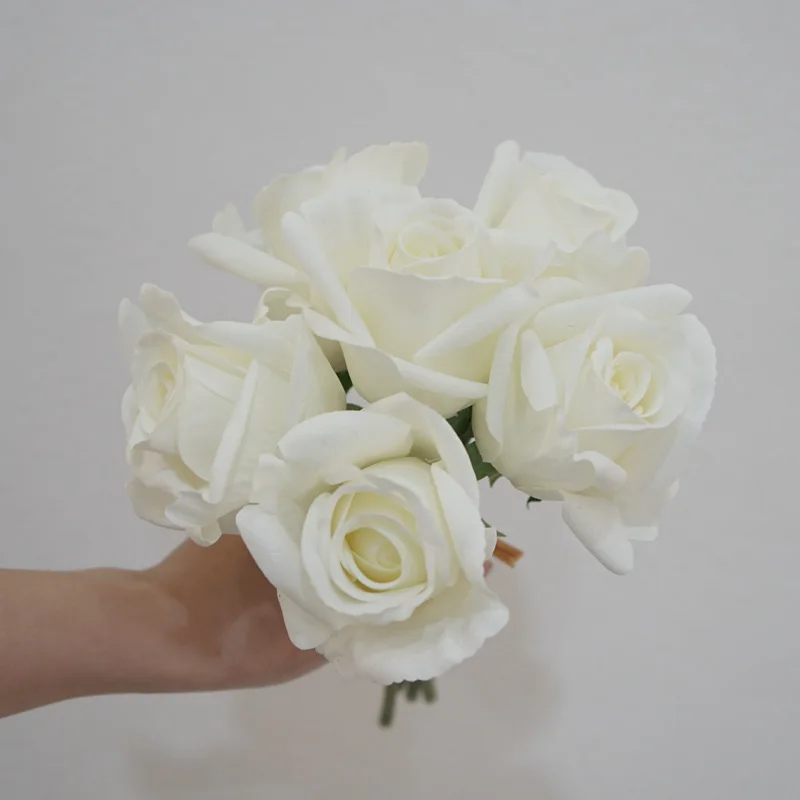 

Искусственные розы из латекса True Touch