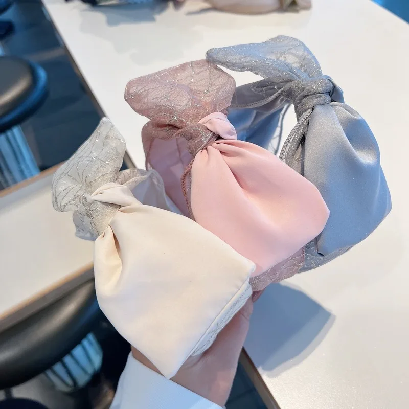 

Korean version of ins ~ retro court extravagance fan color matching bow temperament queen all-match hairpin headband jewelry