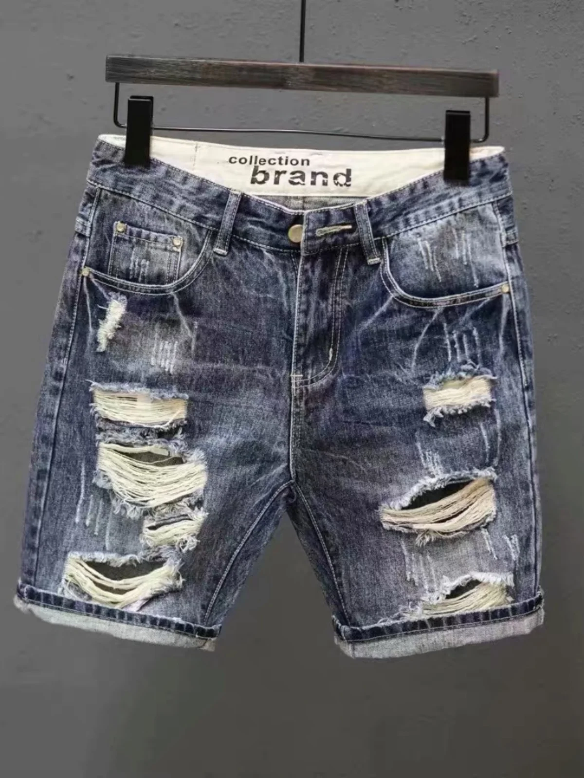 Джинсовые шорты в потертом стиле для мужчин приталенные штаны Корейском модные