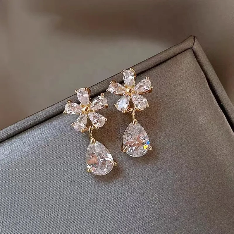 

2023 New Luxury Crystal Pendant Earrings For Women Fashion Korean Style Shiny Zircon Jewelry Women's Party Accessories Gift Girl