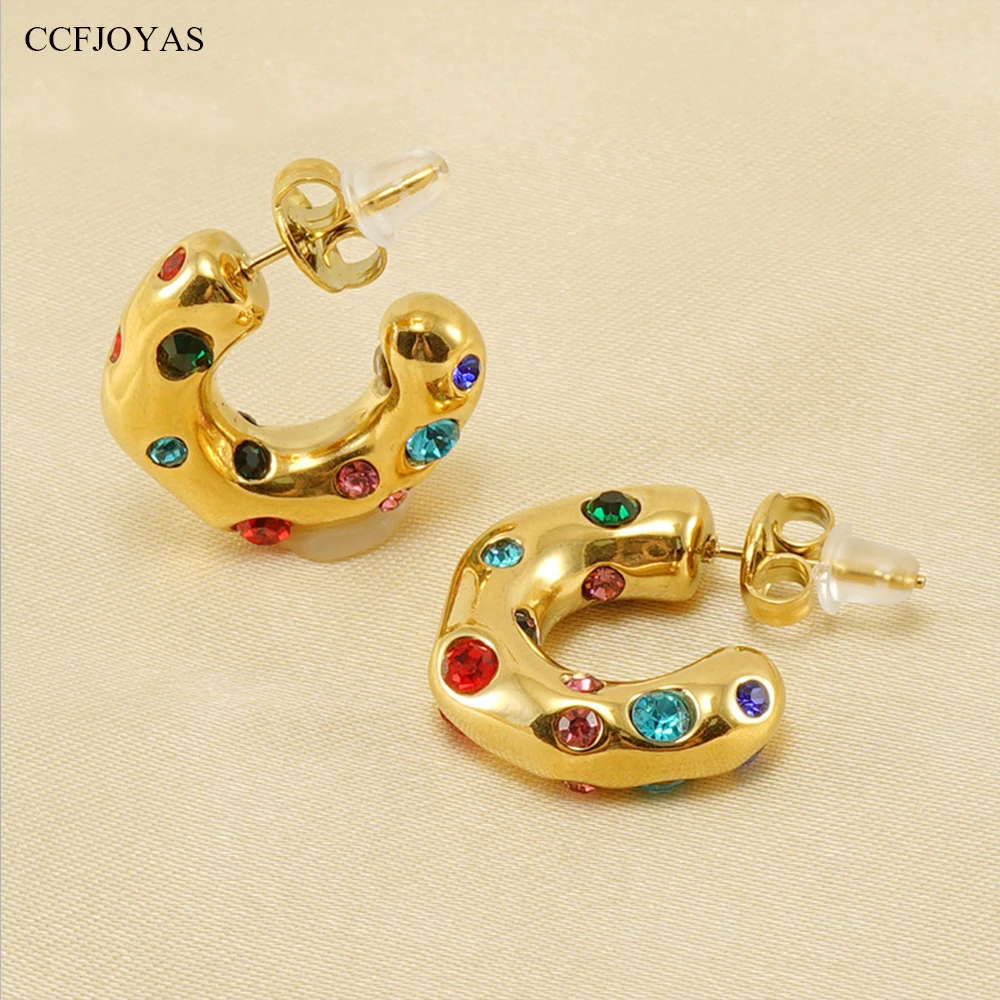 

CCFJOYAS 18k Gold Plated Titanium Steel C-shaped Stud Earrings Colorful/White Zircon European and American Fashion Jewelry