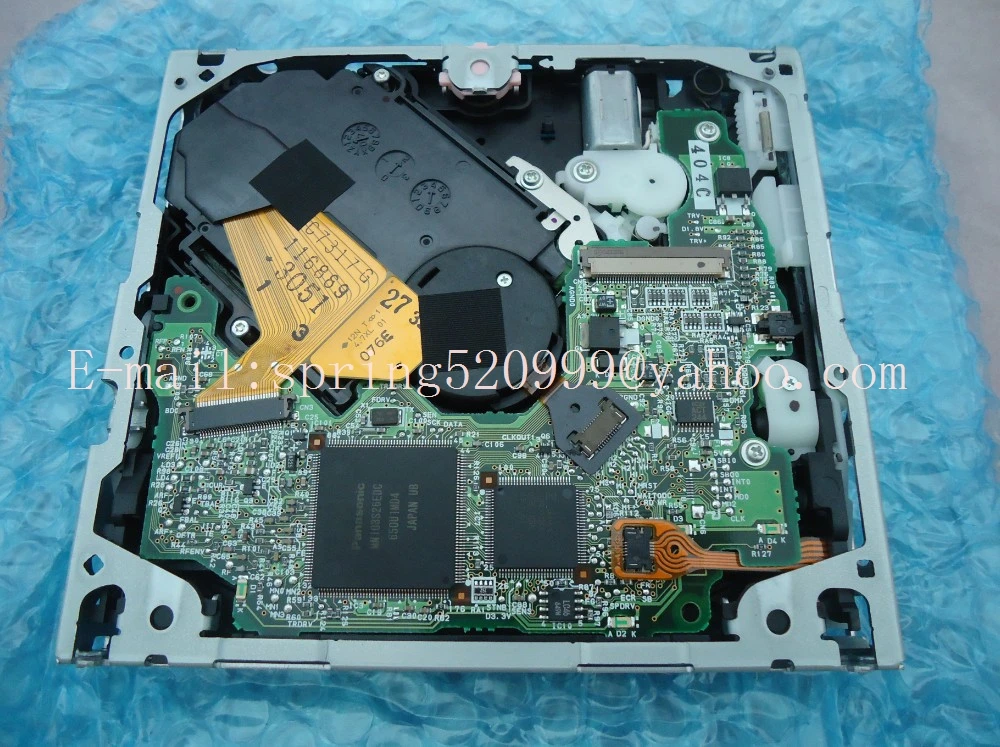 Бесплатная доставка встроенный DVD-погрузчик палуба Автомагнитола для CASKA Toyota DVS-200