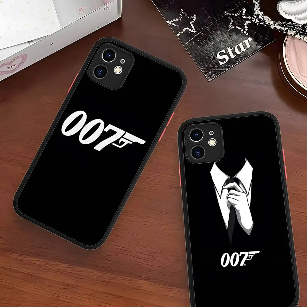 Фото Классический чехол для телефона с изображением Джеймса Бонда 007 для iPhone 16 15 14 13 12 11 Pro Max X XS MAX Plus, полупрозрачный черный №4