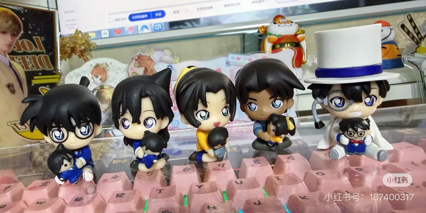 Фото Коллекционная фигурка Bandai Detective Conan Gashapon (сидячая), 4 см: Кайто Кид, Ран Мори, Хэйдзи Хаттори, Казуха Тояма – для фанатов аниме №2