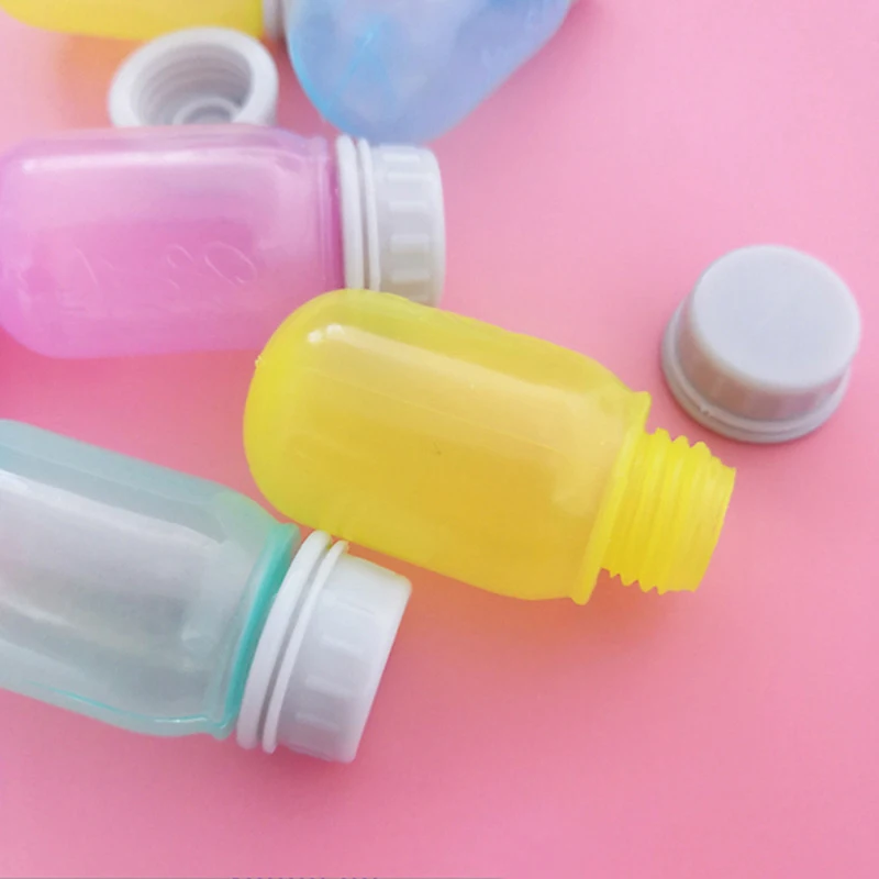 

4PCS Kitchen Portable Seasoning Bottle Mini Ketchup Bottle Small Pot Salad Soy Sauce Bottle Plastic Squeeze Seasoning Bottle