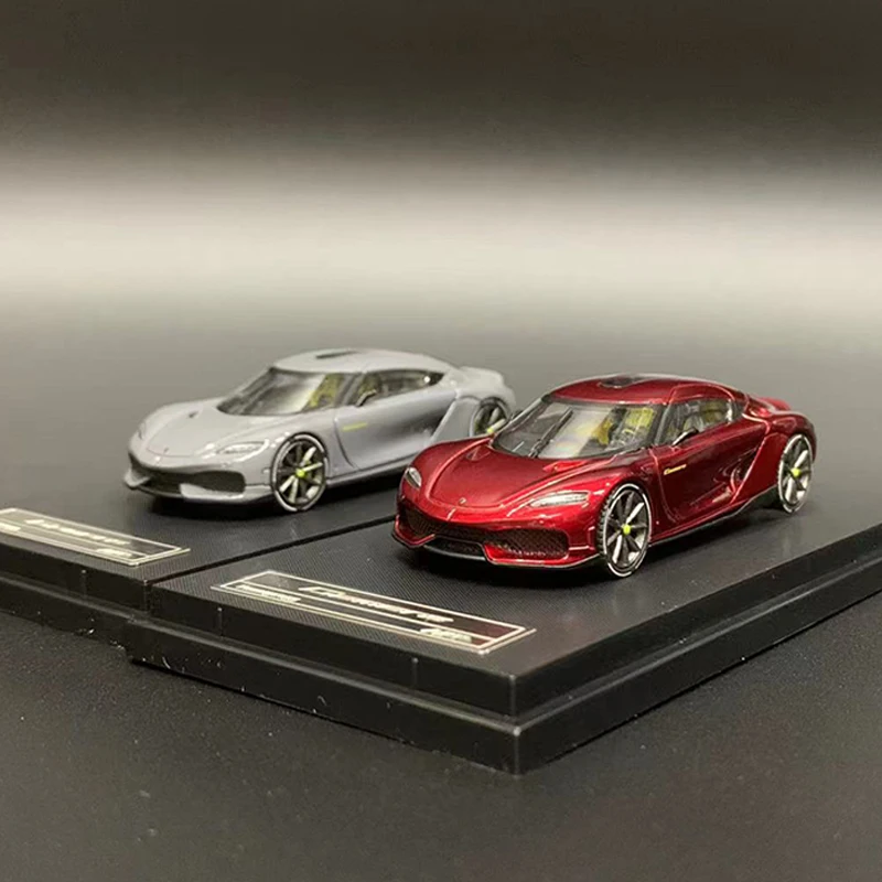 

HKM 1:64 Model Car Koenise Alloy Die-Cast Running Vehicle - Grey and Metal Red