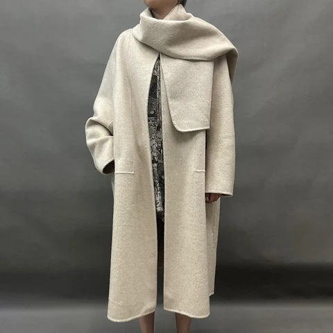 Женское шерстяное пальто с воротником-шарфом