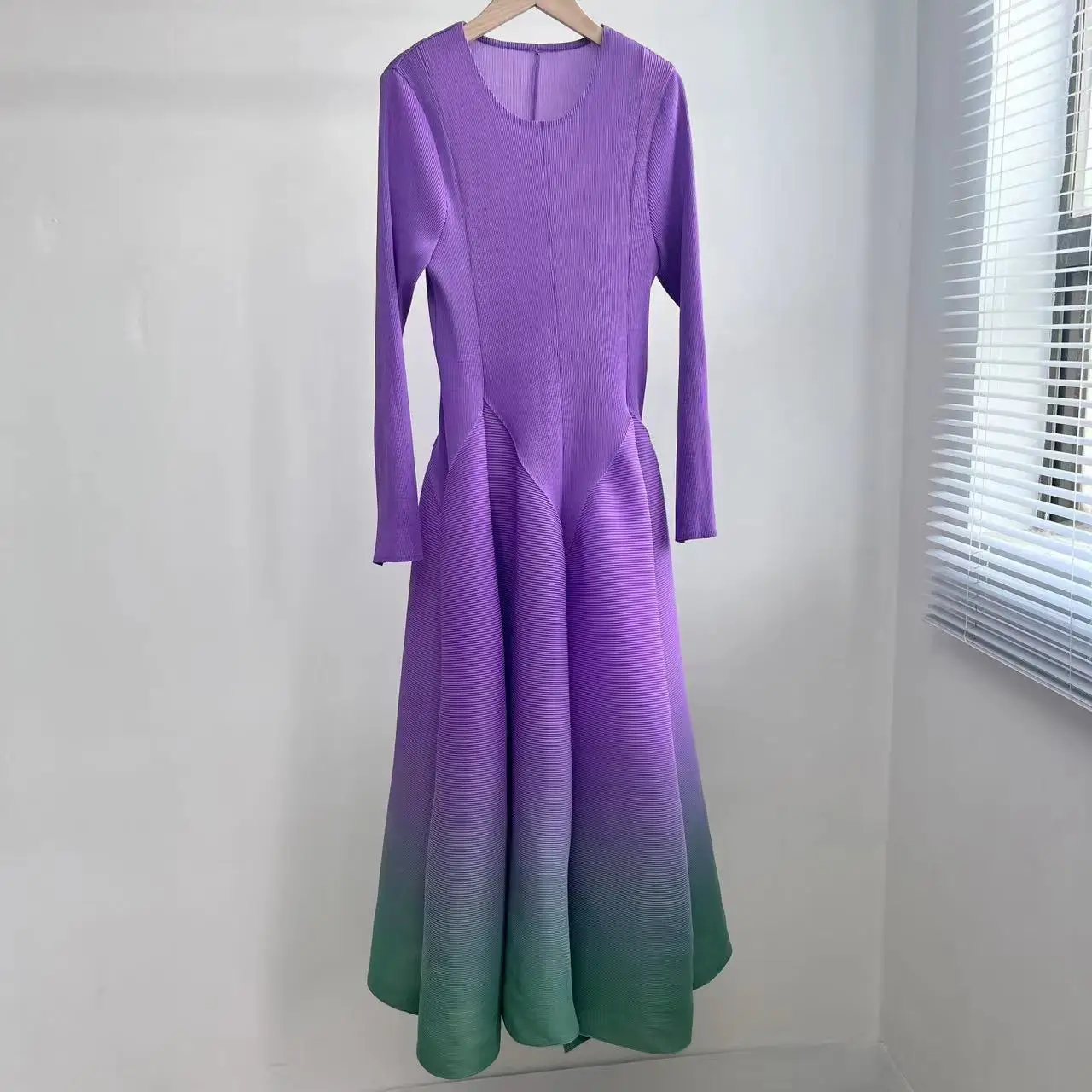 VANOVICH Temperament Fashion Pleated Gradient Waist Slim A-line Dress 2023 Summer New Women's O-neck Loose Ankle-Length Dress