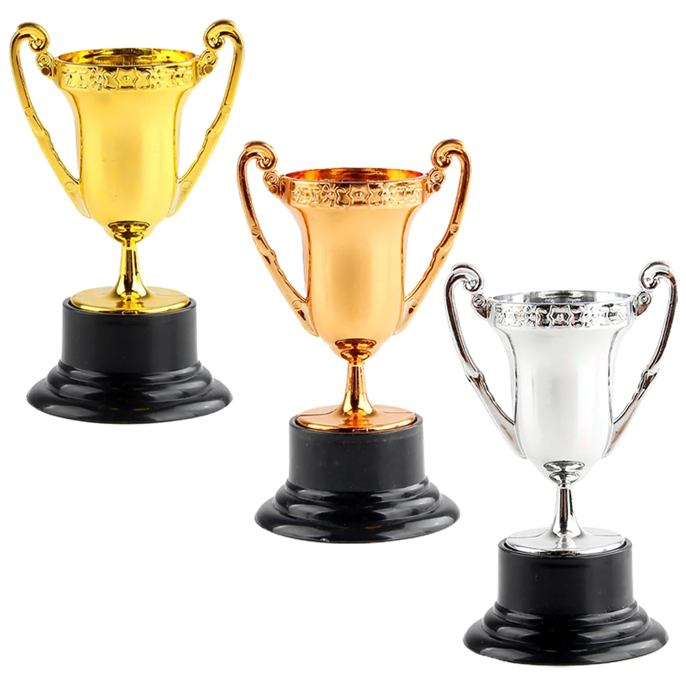 

3pcs Competition Trophy Award Portable Plastic Trophy Prop Honor Award Trophy(Random Style)