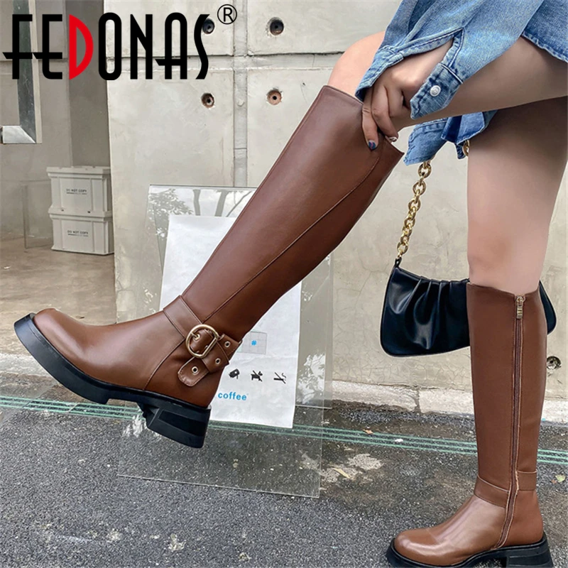 

Женские сапоги до колена с пряжкой FEDONAS, черные сапоги из воловьей кожи в стиле ретро, теплая обувь для вечерние НКИ на осень и зиму 2019