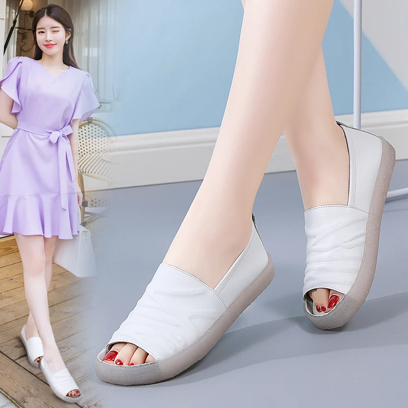 

Сандалии и тапки женские кожаные плиссированные на плоской подошве