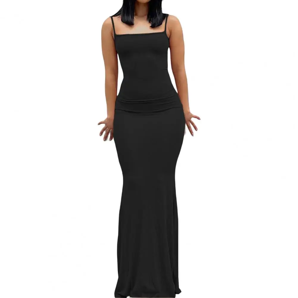 Платье женское эластичное однотонное с открытой спиной на бретелях-спагетти |