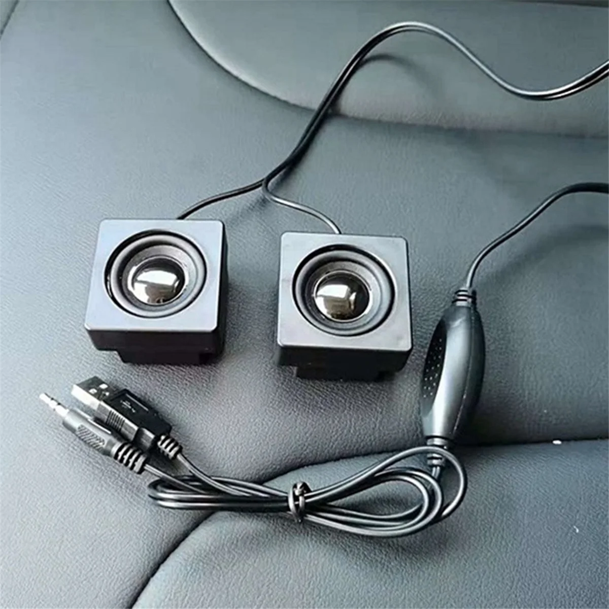 Вставить монитор внешний звук настольный компьютерный объемный скрытый