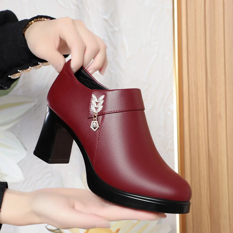 Элегантные модные туфли из мягкой кожи с глубоким вырезом 7 см женские