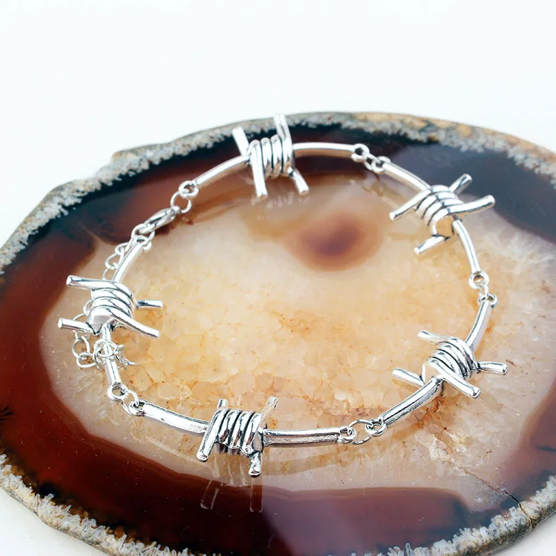 

New Ladies Hip Hop Gothic Punk Style Barbed Wire Dajing Tricky Chain High Quality Personality Fashion Temperament Bracelet Gift