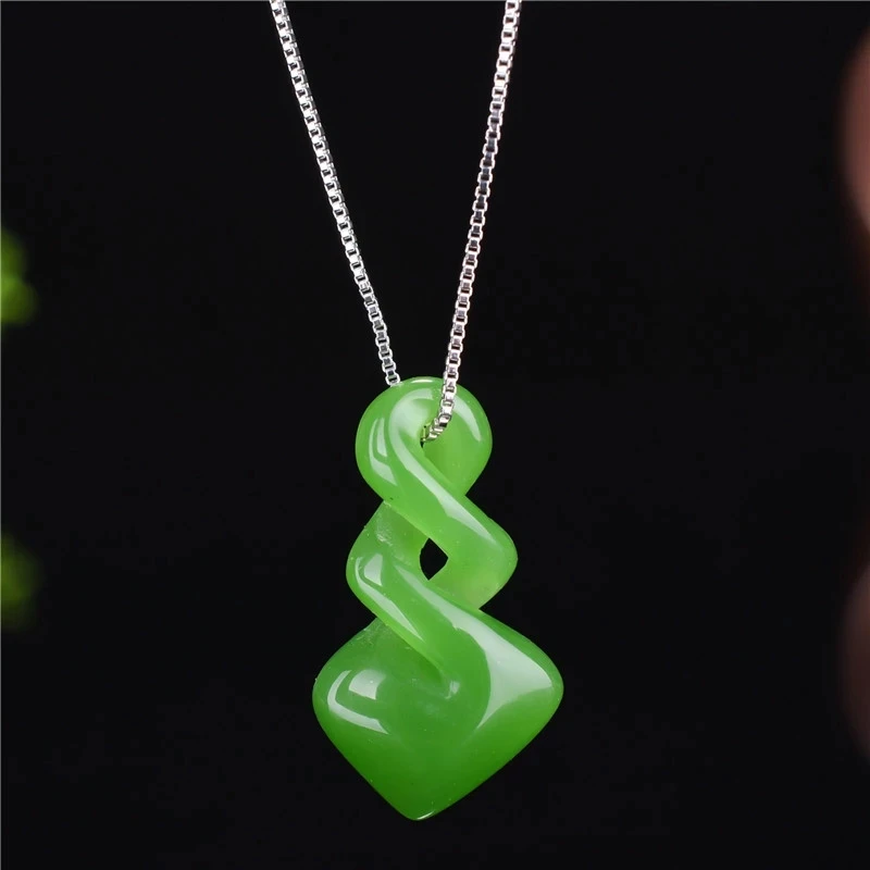 

Natural Jade Green Colour Pendant Fashion Jeweller Accessories Hand-Carved Man And Woman Luck Amulet