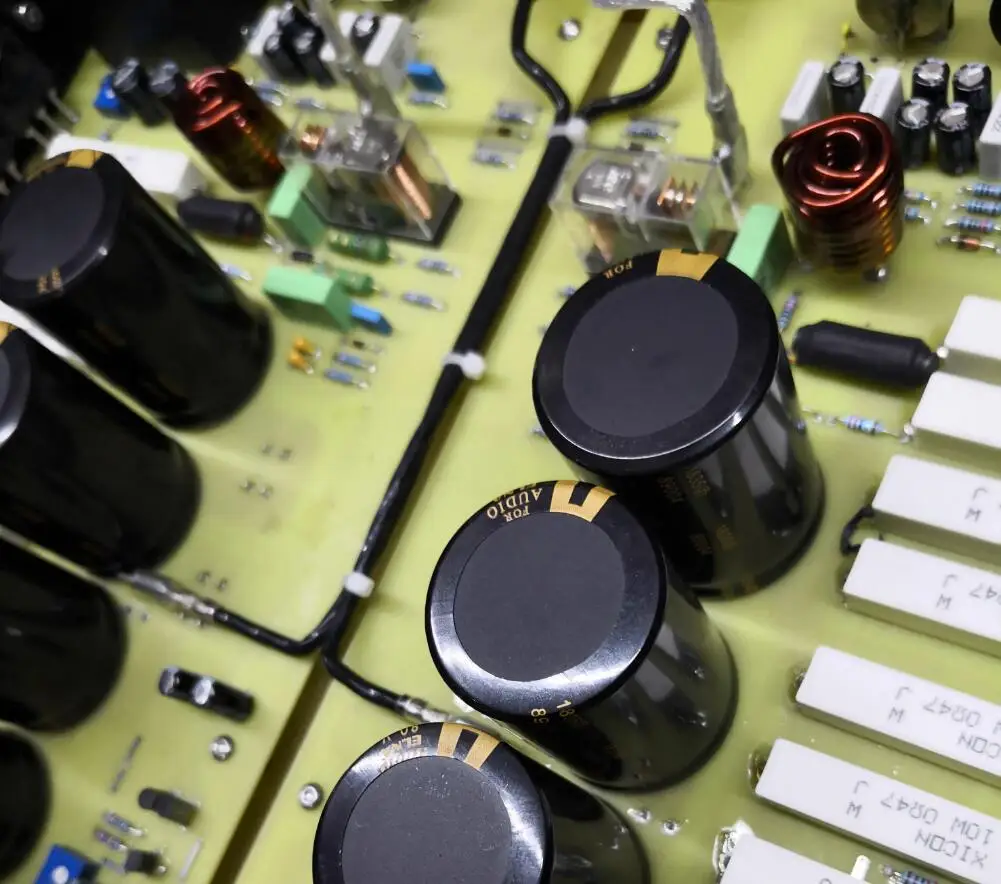 Справочный FM711MK2 260 Вт * 2 8 Ом Сбалансированный пост-ступеневой усилитель Fever