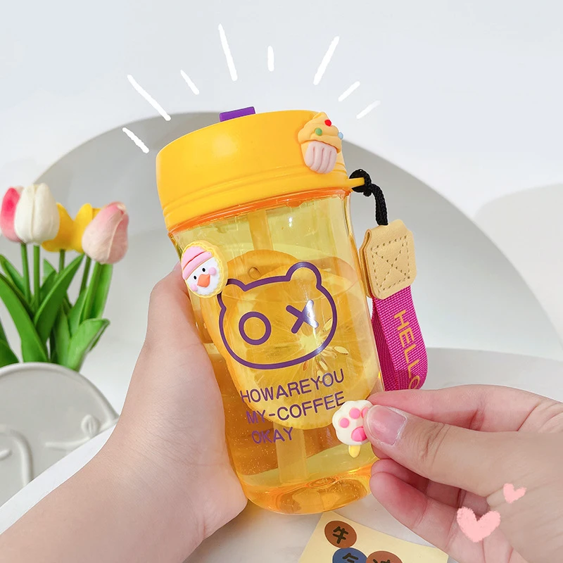

Accompanying Straw Coffee Cup Girls High-value 550ml Cute Student Cup Portable Water Cup Water Bottle Plastic Sippy Cup
