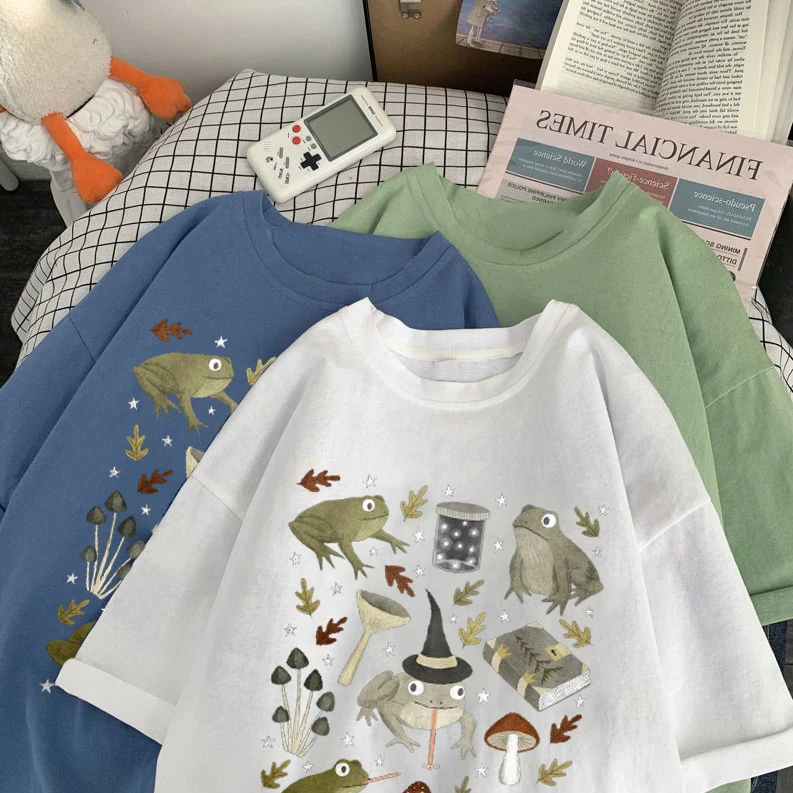 

Women's T-shirt Fashion Frog Magician Mushroom Print T-shirt Aesthetic Graphic Tee Shirts Ladies T-shirt Oversized Harajuku Tops