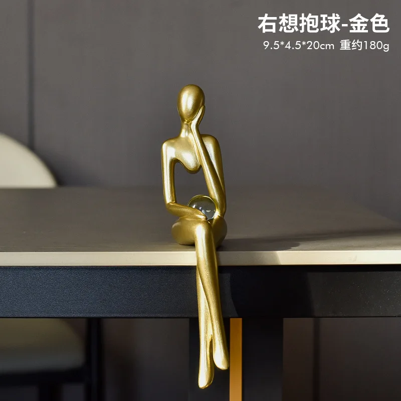 

Абстрактная статуя мыслителя MOONBIFFY из канифоли