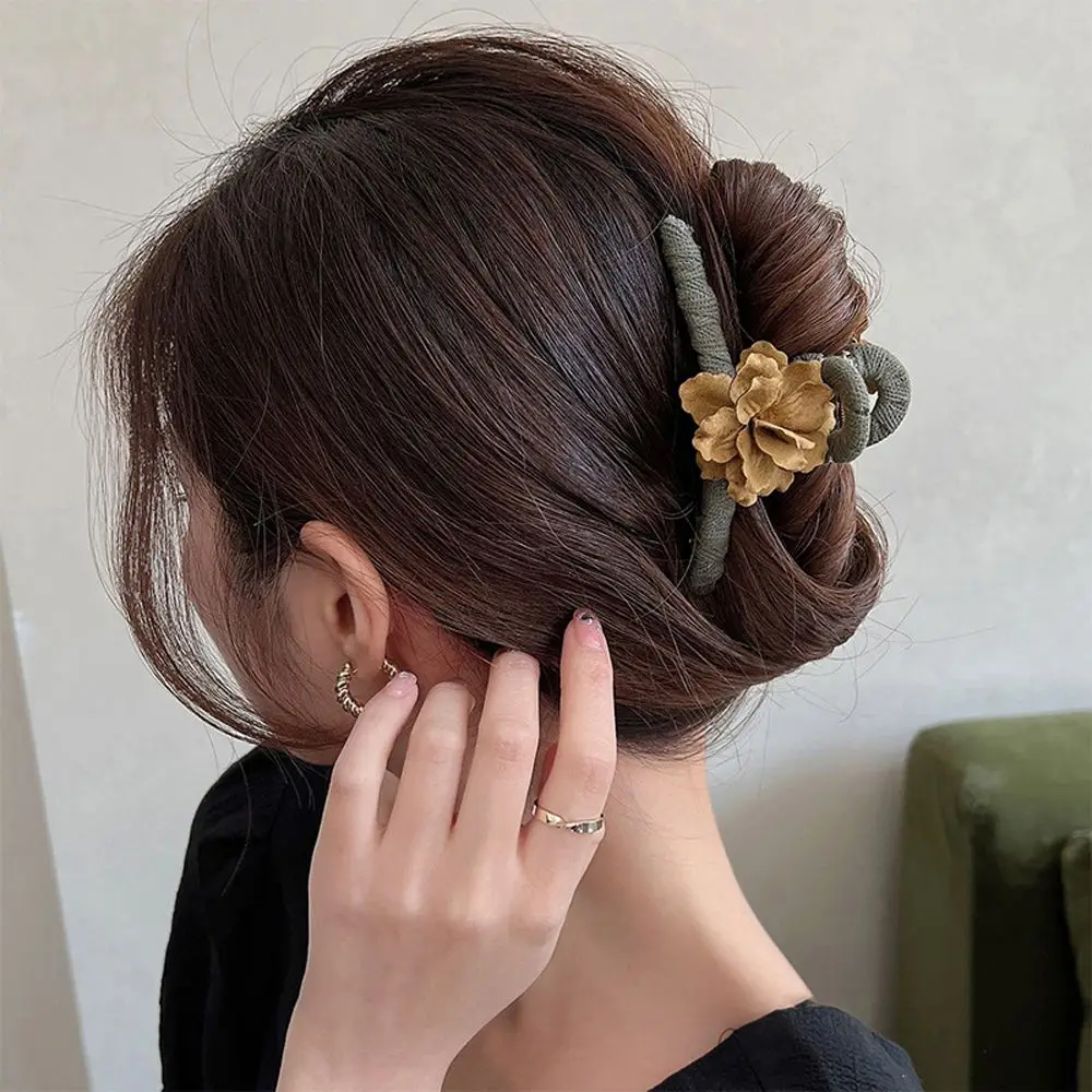 

Sweet Hair Clips For Girls Large Rose Flower Women Hair Claws Korean Shark Clip Ponytail Holder Acrylic Hairgrips