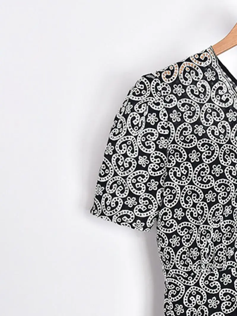 

Women's Retro Ruffles Mini Dress Hollow out Crochet Puff Sleeve V-neck Lady Short Robes 2022 Summer new