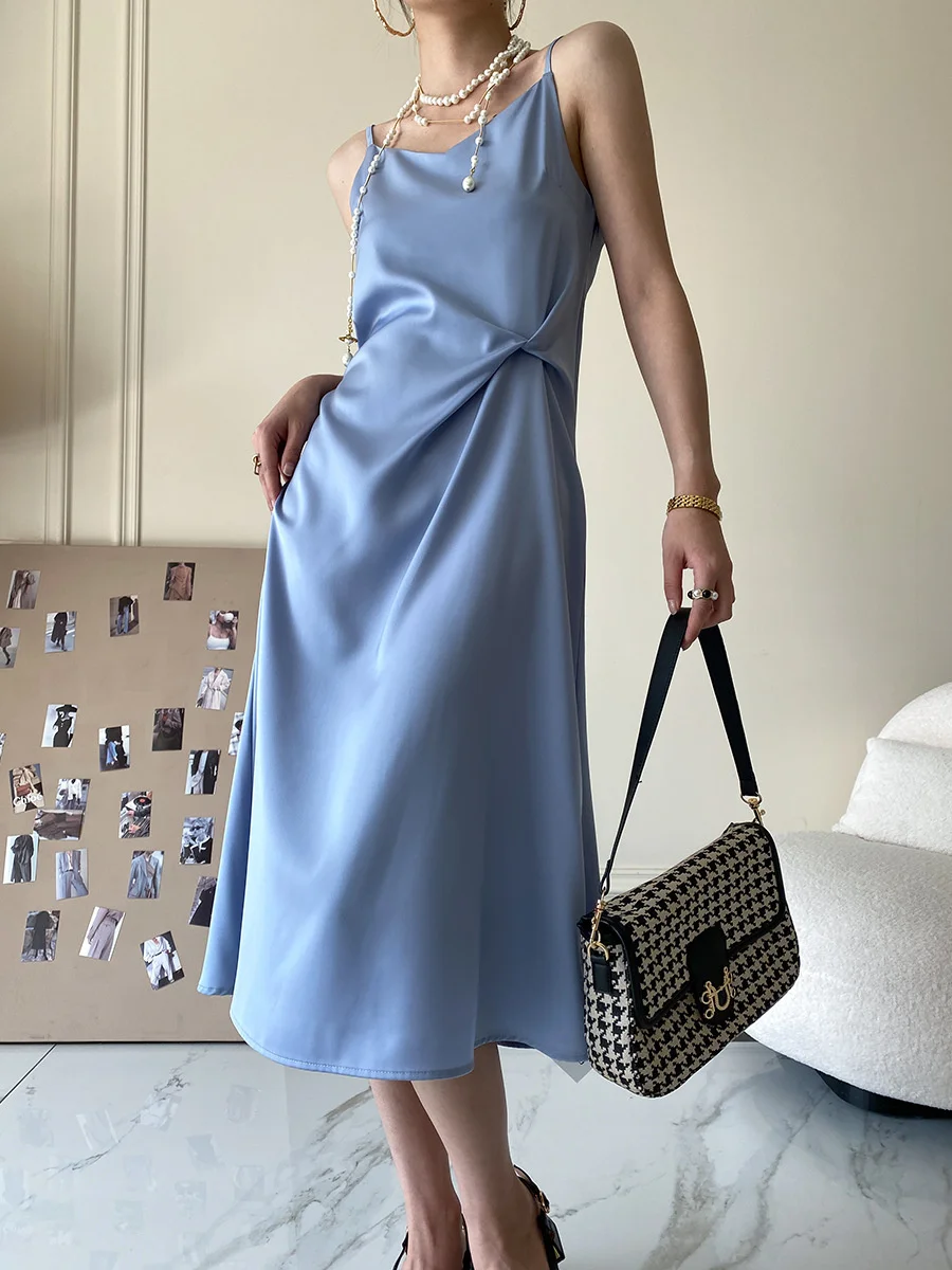 

Женское атласное платье на бретелях-спагетти, синее элегантное однотонное платье-миди трапеция без рукавов, с V-образным вырезом, из мягкого...