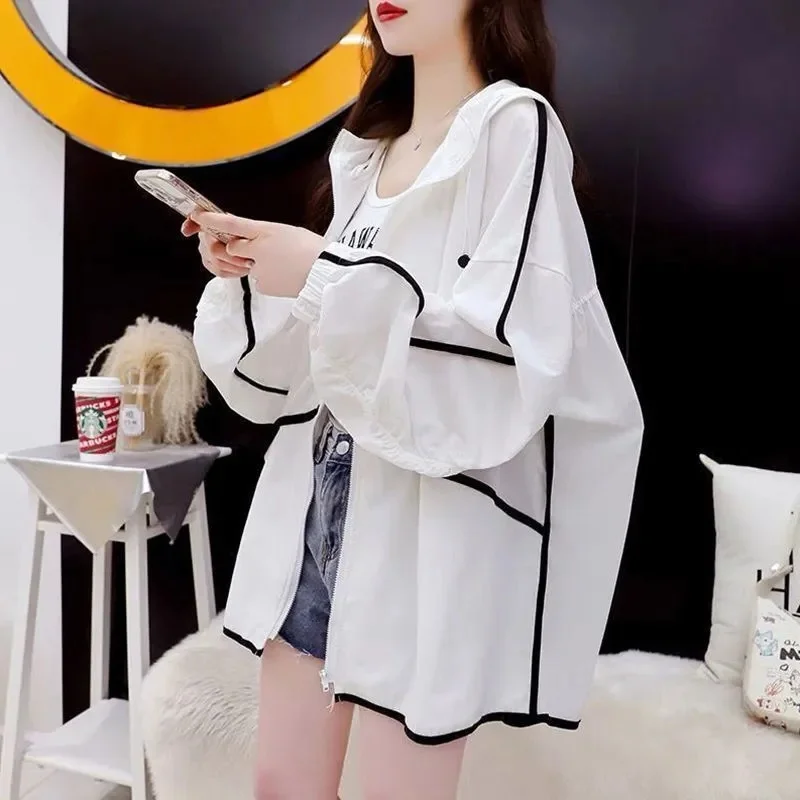 

Fashion Design White Black Sunscreen Clothing Women's Summer Jacket Protection Breathable Thin Hooded Casual Coat New 2022