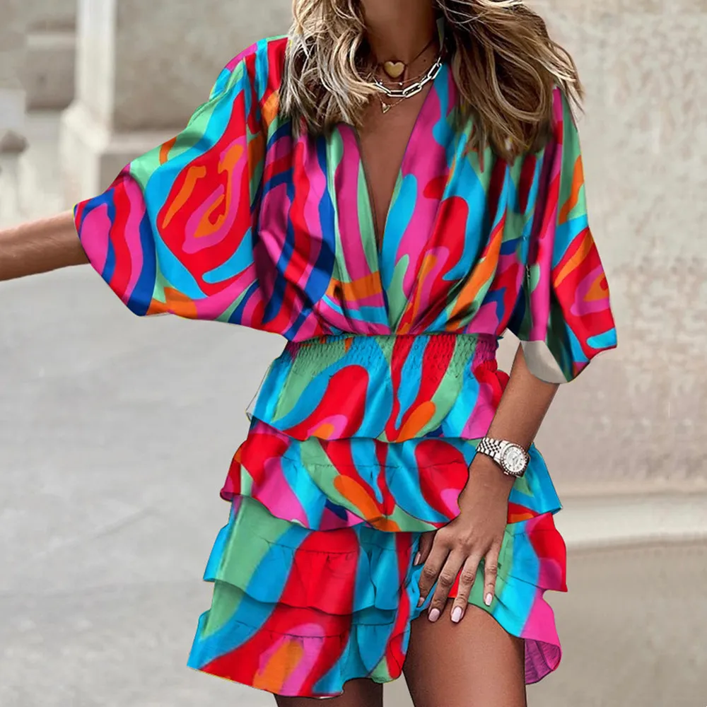 

Женское демисезонное мини-платье с цветочным принтом, V-образным вырезом и полурукавом