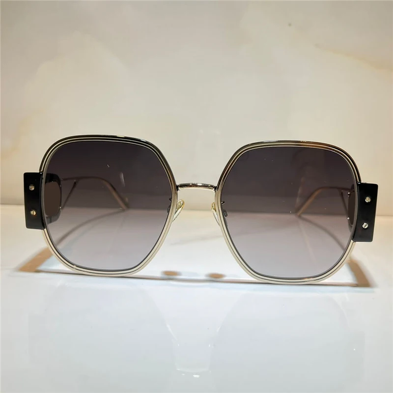 

Sunglasses For Unisex Special Brand Style Anti-Ultraviolet Retro Plate Square Full Frame Glasses Random Box