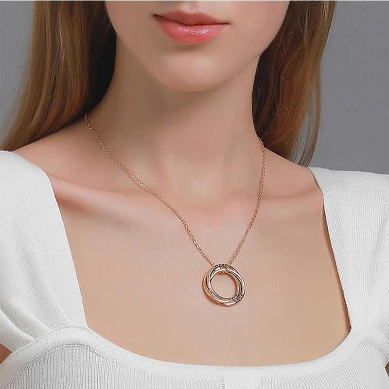 Купи Fashion Metal Circle Necklace Girl Power Collarbone Chain Pendant Necklace Jewelry Personalized Accessories Wholesale за 206 рублей в магазине AliExpress