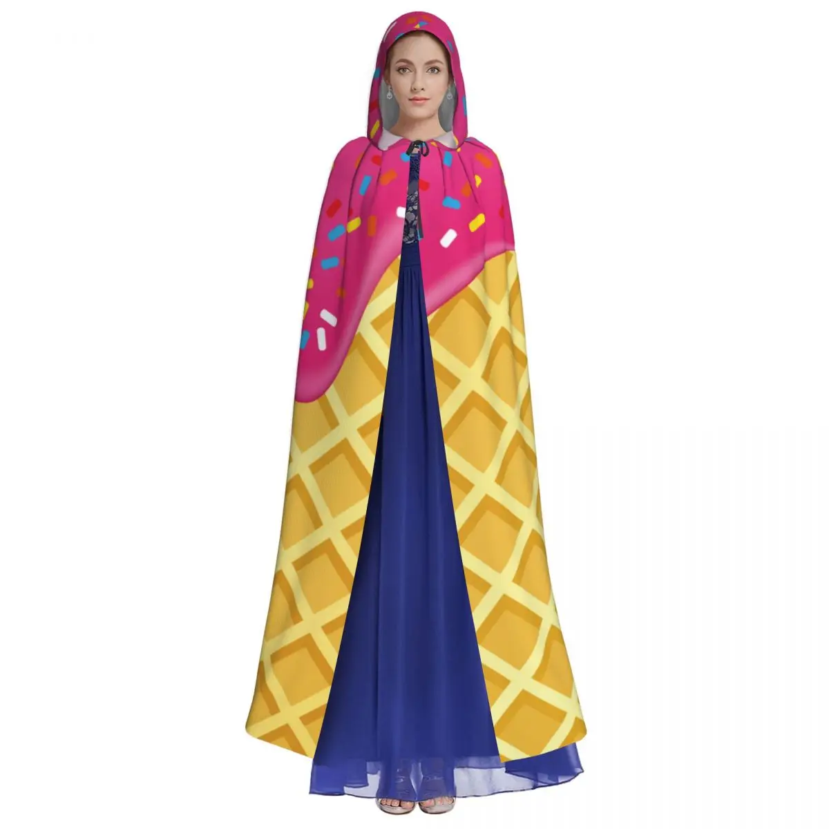 Длинная накидка плащ с клубничным мороженым расплавленный и топпирующий