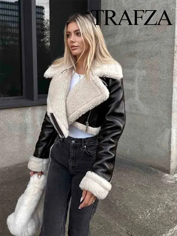 

Женское пальто из овечьей шерсти с отложным воротником и молнией спереди