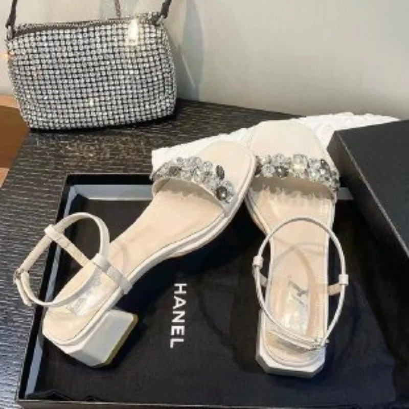 

2023 летняя Роскошная искусственная прозрачная обувь на низком каблуке, женская модная обувь с острым носком