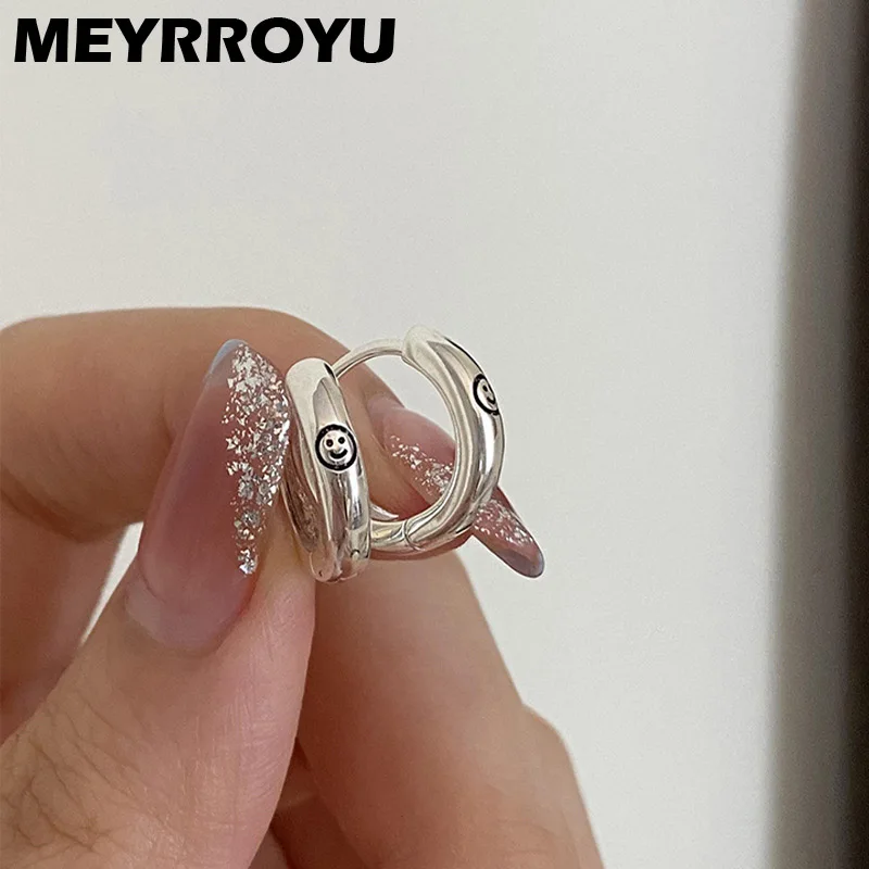 

MEYRROYU Cute Simple Smiley Face Hoop Earrings For Women Girl Luxury New Fashion Trendy Ear Jewelry Ladies Gift Party сережки