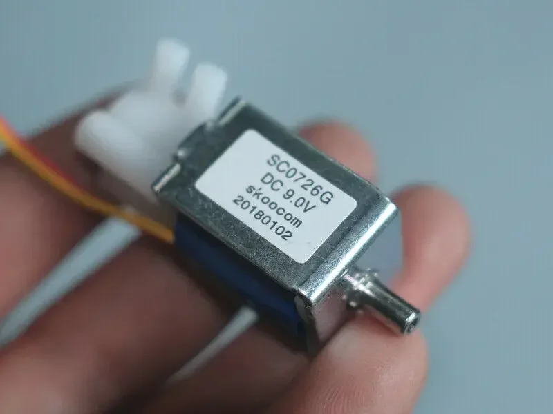 SKOOCOM SC0726G Электрический электромагнитный клапан Micro DC 9 В 2-позиционный 3-ходовой