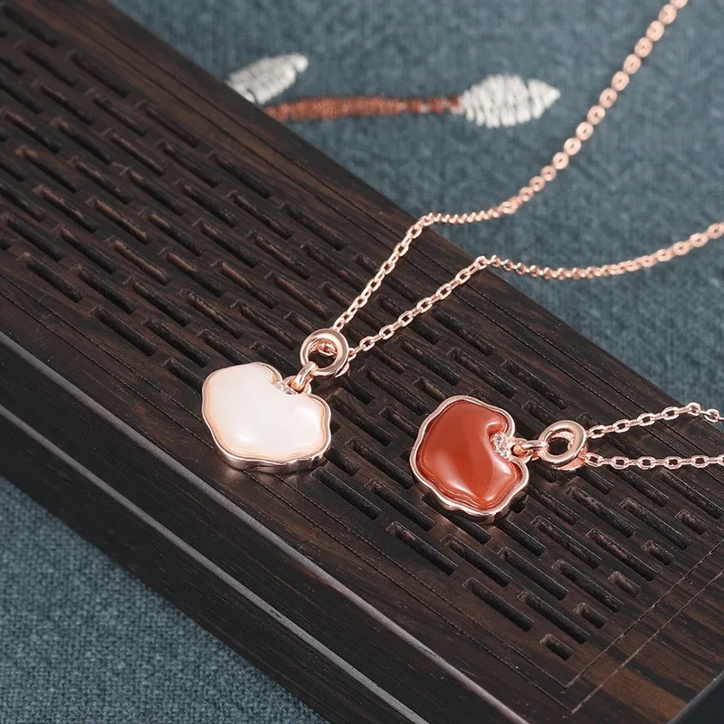 

XL338 ZFSILVER 925 Sterling Silver Fashion South Red Agate Hetian Jade Simple Rose Safty Lock Necklace For Women Wedding Jewelry